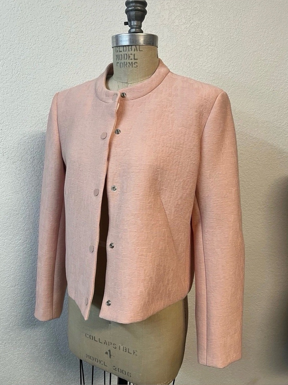 Sandro Paris pink textured jacket in size 40/medium-large